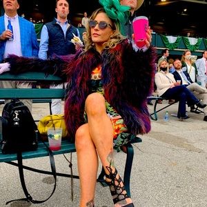 Meet your Posher, Taylor